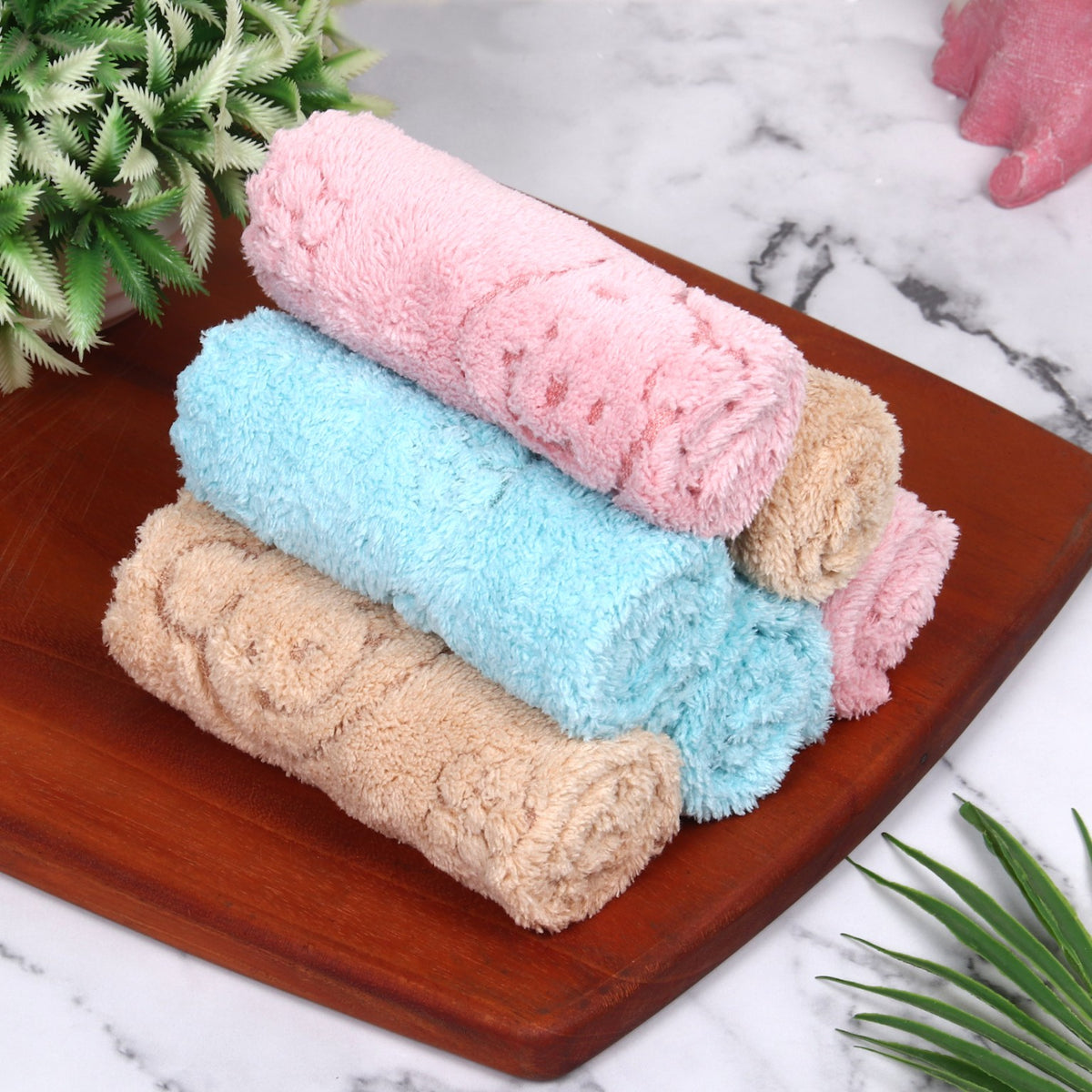 Jenny Denial soft microfiber terry baby face towel with bear motif